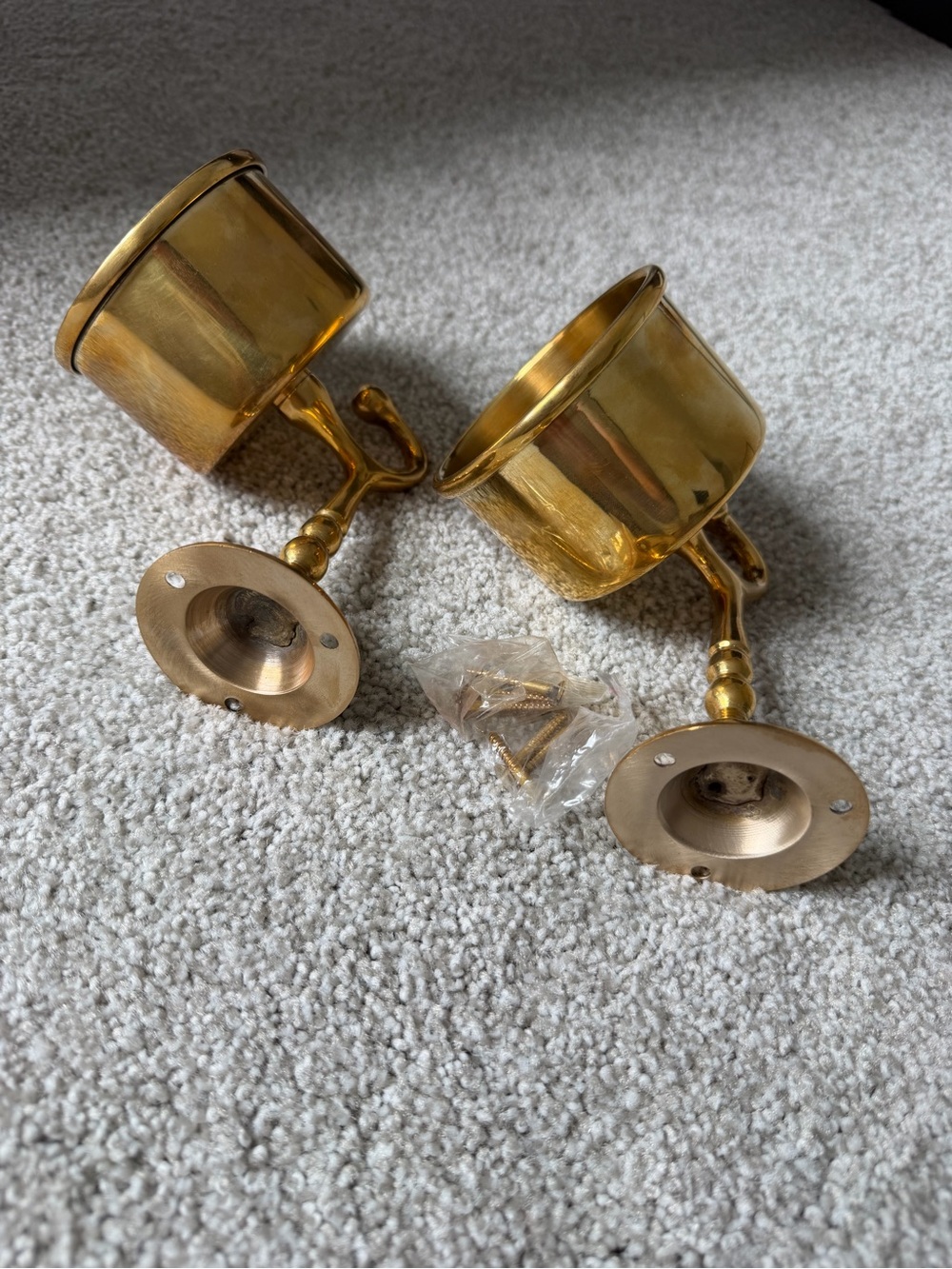 Two Roan Iris Orla Wall Vessels Handcrafted unlacquered brass - Picture 6 of 9